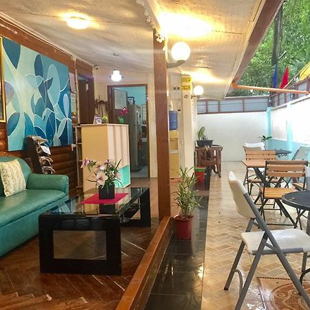 Ace Traveller'S Inn 公主港 外观 照片
